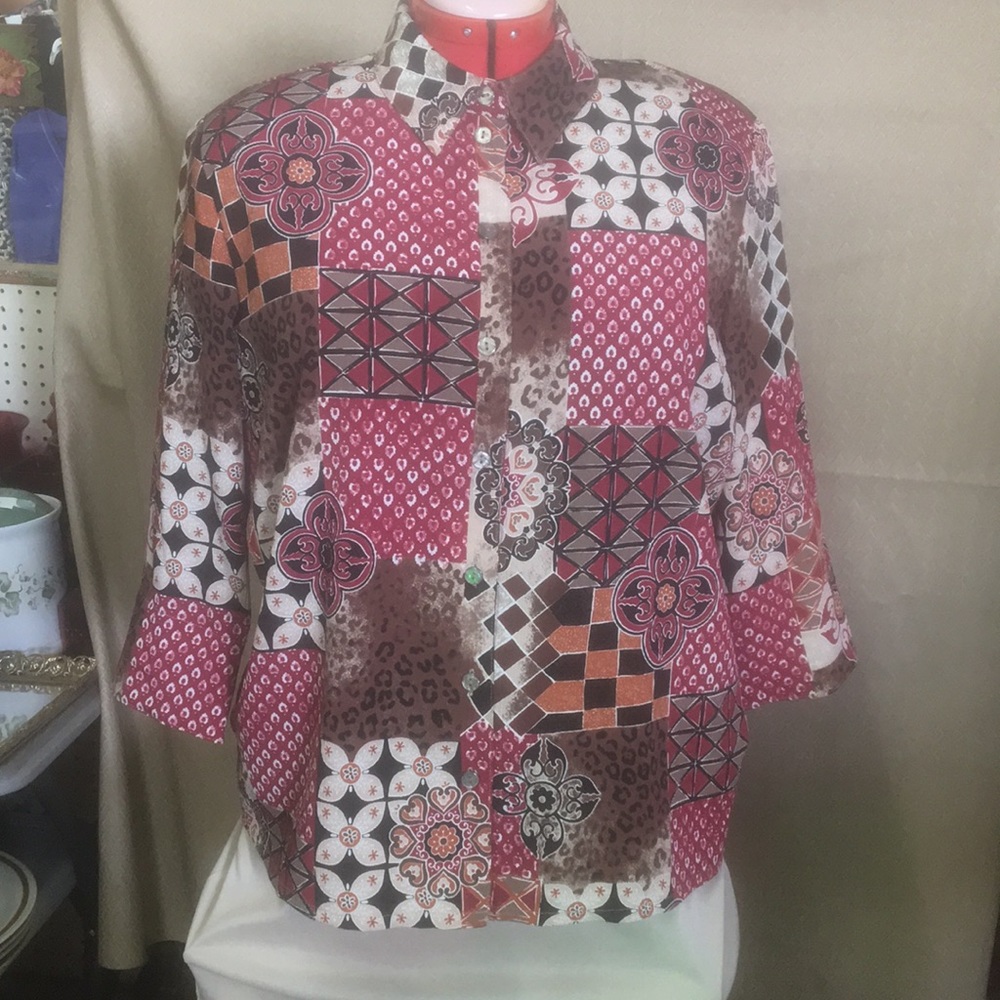 Unique Multi Color Blouse. - Picture 4 of 5